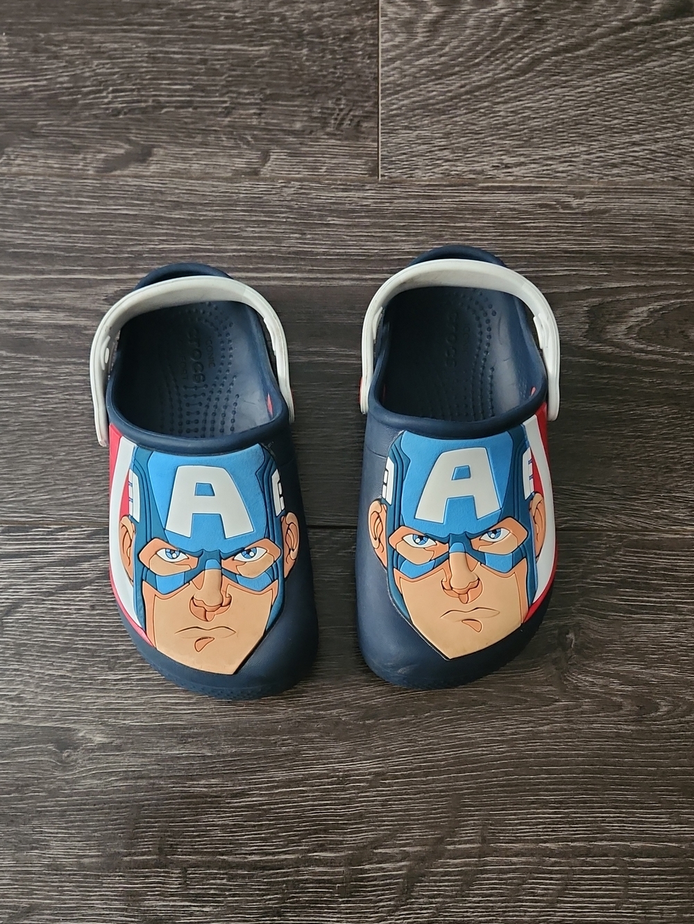 Marvel Kids Captain America Navy CROCS Junior 1 Size